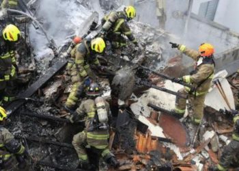 Confirman al menos ocho muertos y 83 heridos en accidente de avión militar en Colombia