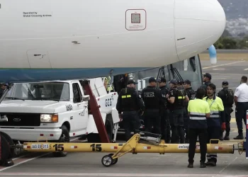 Costa Rica firma un acuerdo con Estados Unidos para recibir a migrantes extranjeros en su territorio