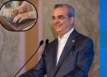 Abinader exhorta a las empresas a adoptar esquemas de  trabajo remoto para aliviar presión económica