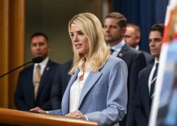 El Congreso de EE.UU. cita a la fiscal general de Trump por el caso Epstein