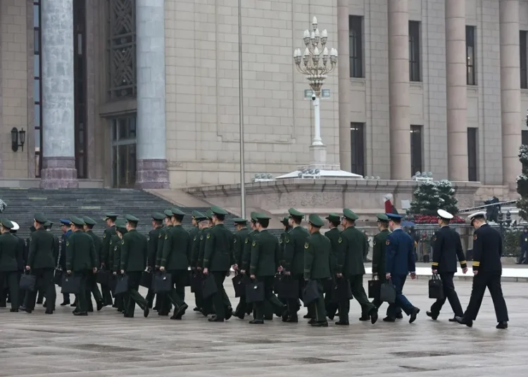 China elevará el gasto de Defensa un 7 % este año, el menor ritmo de los últimos 3 años