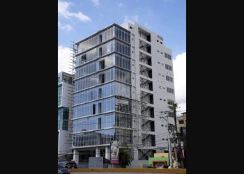 Sede de Indotel llevará el nombre de Orlando Martínez Howley en reconocimiento a su legado periodístico