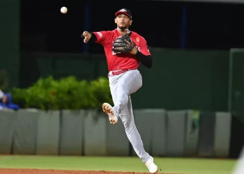 Erik González agradece a Albert Pujols por llamado al Clásico Mundial: “Era mi pelotero favorito y ahora es como un papá”