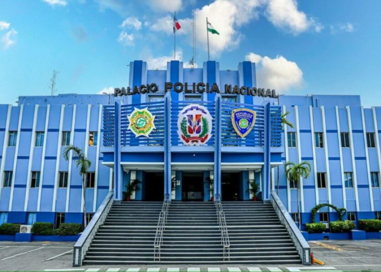 Policía suspende y pone a disposición del MP a coronel y capitán por presunta sustracción de dinero en San Cristóbal