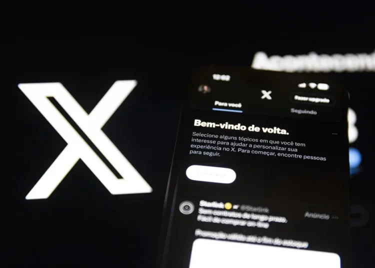 Una demanda alega que Grok, el chatbot de Musk, generó imágenes sexuales para ganar usuarios