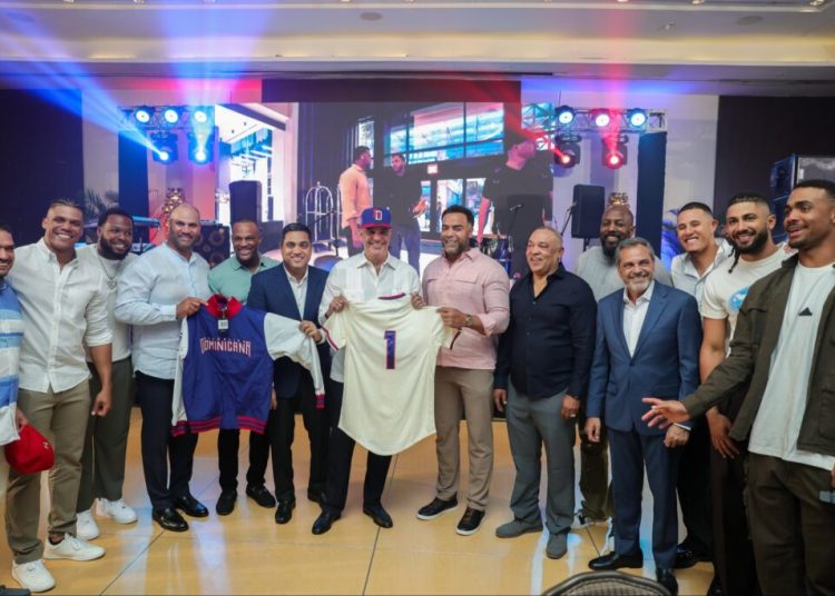 Presidente Luis Abinader agasaja a la selección dominicana previo al Clásico Mundial de Béisbol