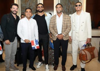 Ministro Kelvin Cruz da bienvenida al equipo dominicano del Clásico Mundial de Béisbol
