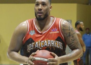 Mirambeaux lidera victoria de Caminantes sobre Caobas City en el TBS Santo Domingo 2026