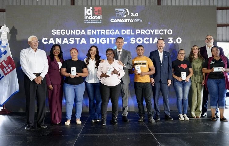 Indotel beneficia a 1,000 residentes de Santo Domingo Norte con la Canasta Digital Social 3.0