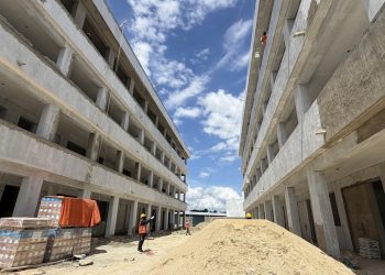 Construcción de complejo educativo-deportivo de Manoguayabo avanza y apunta a ser entregado para el año escolar 2026-2027
