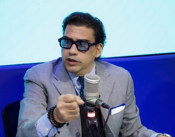 ¿El fin del séptimo arte? Emile Mariani advierte la IA  amenaza con hacer desaparecer el cine tradicional