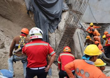 Guatemala, un fallecido y varios soterrados tras derrumbe en construcción