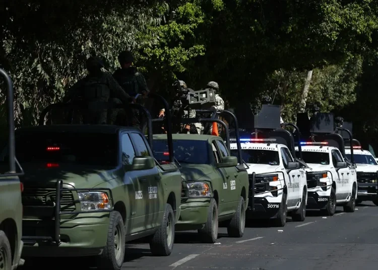 Ataúd dorado, música regional y mucha seguridad, el entierro de El Mencho en Guadalajara