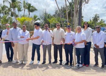 Ministro David Collado inaugura pasarela peatonal en Las Terrenas y destaca inversiones superiores a RD$400 millones