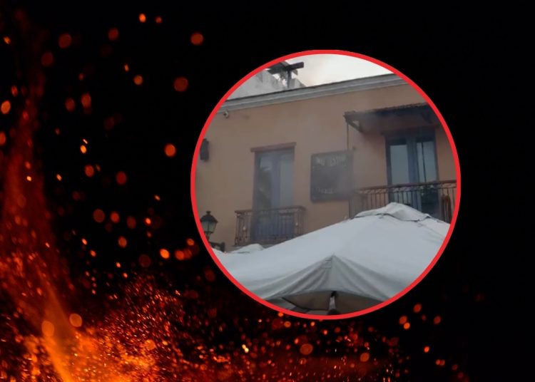 Incendio afecta restaurante en la Zona Colonial; empleados intentan sofocar las llamas