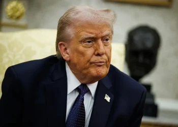 Trump dice que más de 9.000 estadounidenses se han ido de O. Medio y se revela la identidad de los soldados muertos en Kuwait