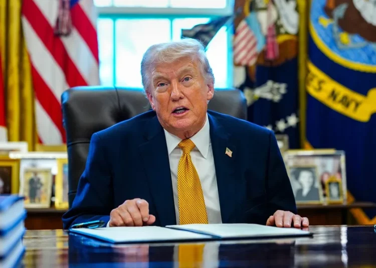 Trump asegura que sería un «gran honor» para él «tomar Cuba»