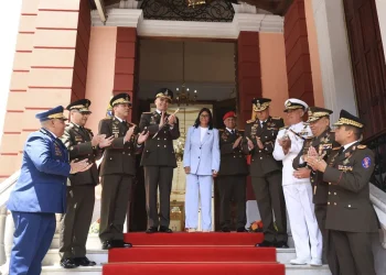 Delcy Rodríguez recibe en Venezuela a una delegación del Comité de Exteriores del Senado de EE.UU.
