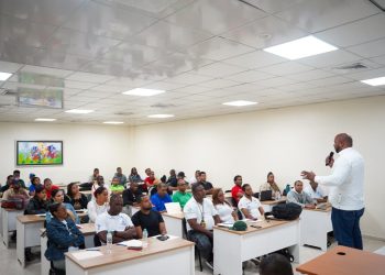 INEFI capacita a técnicos y docentes con Taller de Actualización Atletismo