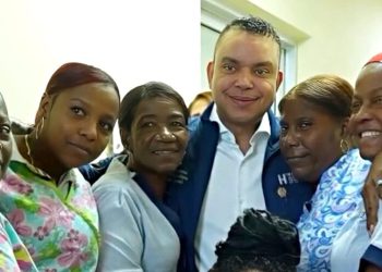 Dr. Julio Landrón exalta el sacrificio y la entrega de las mujeres del sector salud en el Día Internacional de la Mujer