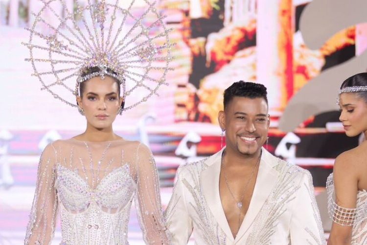 Diseñador Eddy Rambaldy presenta colección “Inmaculadas” en Trendy Fashion Week RD 2026