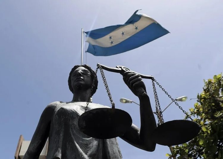 Pleno del Supremo de Honduras ratifica a Wagner Vallecillo como su nuevo presidente