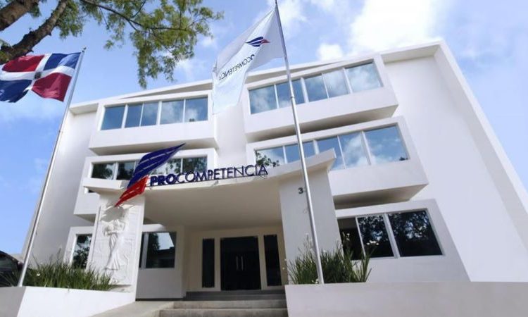 ProCompetencia advierte marcas blancas deben cumplir normas para garantizar competencia justa