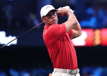 Tiger Woods sufre accidente de tránsito con vuelco en Florida