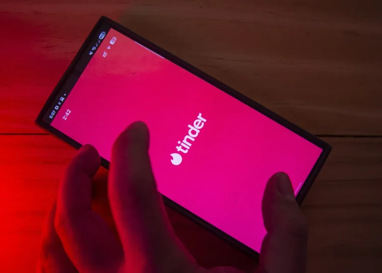 Tinder incorpora más IA a la aplicación para crear ‘matches’ «más personalizados»
