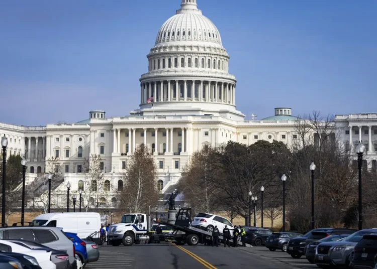 Tribunal Supremo de EE.UU. evaluará una propuesta de Trump para desproteger a los ciudadanos de Siria y Haití