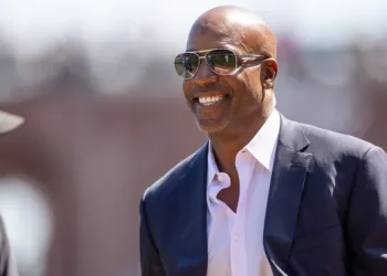 Barry Bonds se une a Netflix como analista para el Opening Day de la MLB 2026