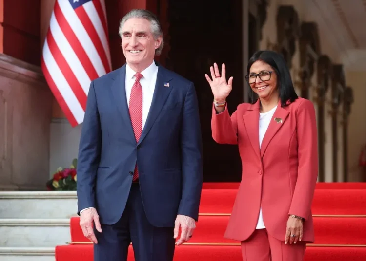 Venezuela y Shell firman acuerdos de petróleo y gas