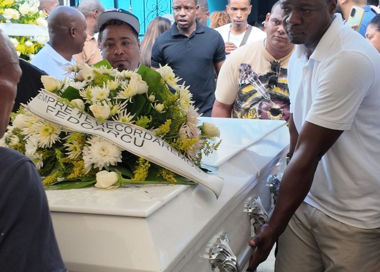 Figuras políticas y culturales valoran legado de Enerolisa Núñez