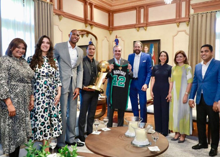 Al Horford agradece al presidente Luis Abinader y al ministro Kelvin Cruz por techado “La Tribu de Quisqueya”