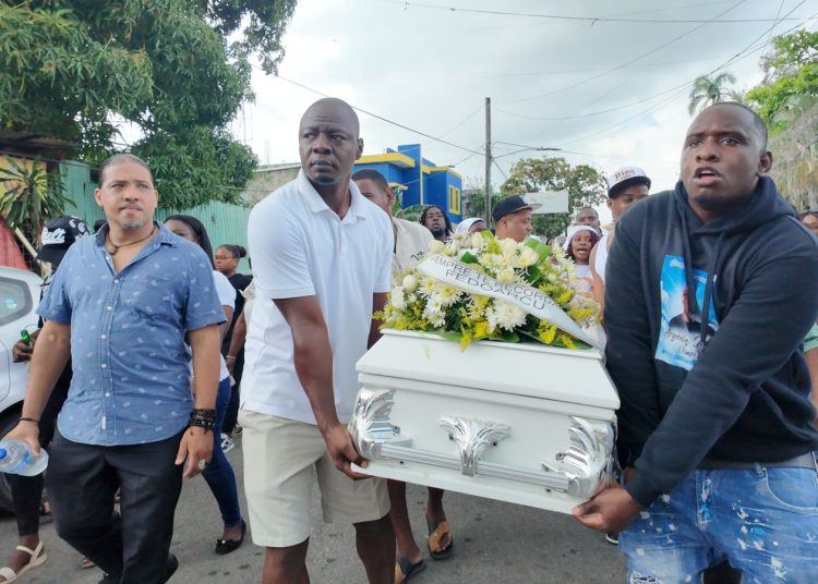 Villa Mella despide a la reina de la salve, Enerolisa Núñez