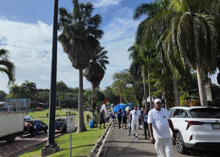 Caminata 5K de la DIDA reúne a cientos en defensa de los derechos de la salud