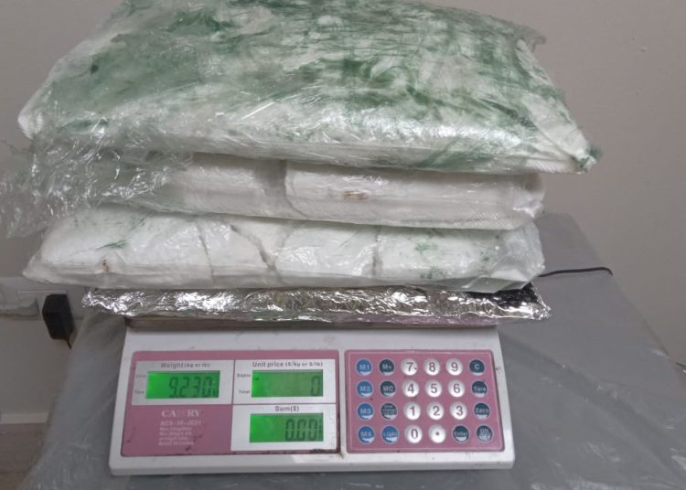 DNCD arresta extranjero en aeropuerto Punta Cana con cuatro paquetes de presunta cocaína