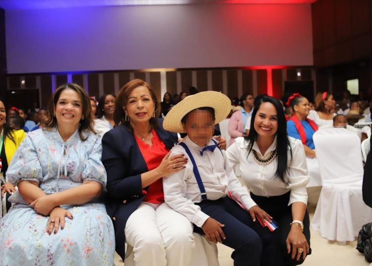 Niños, niñas y adolescentes de hogares de paso del CONANI realizan intercambio “Entre patria y cultura”