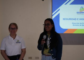 Dirección Regional de Educación 03 Azua e IDOPPRIL realizan conversatorio sobre salud e higiene en el trabajo