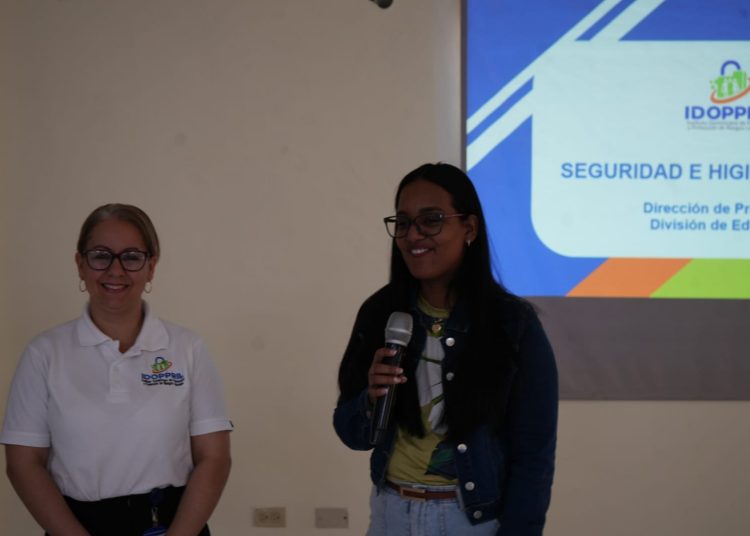 Dirección Regional de Educación 03 Azua e IDOPPRIL realizan conversatorio sobre salud e higiene en el trabajo