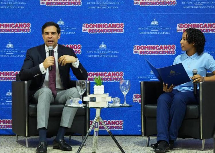 Cultura y Distrito 14-04 realizan encuentro “El Poder de las Buenas Palabras” en Samaná