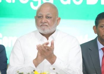 Coopnama entrega becas y Roberto Fulcar exhorta a jóvenes a romper las cadenas de la pobreza a través de la educación