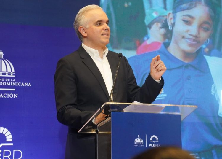 Ministro De Camps impulsa buenas prácticas en el servicio voluntario estudiantil