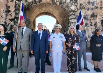Instituto Duartiano conmemora con ofrenda floral el natalicio de Francisco del Rosario Sánchez