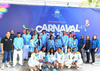 Estudiantes de Azua destacan en la Gala Nacional de Carnaval Estudiantil