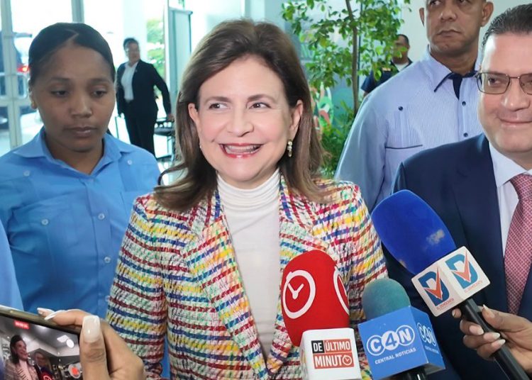 Vicepresidenta Raquel Peña celebra victoria de RD sobre Venezuela en el Clásico Mundial de Béisbol