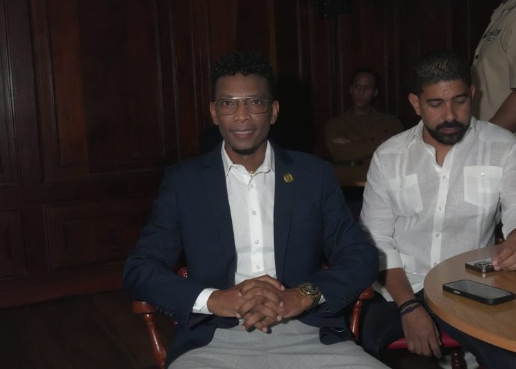 Eudis El Invencible revela envío su “carpeta”, a Acroarte; celebra su primera nominación a Premios Soberano