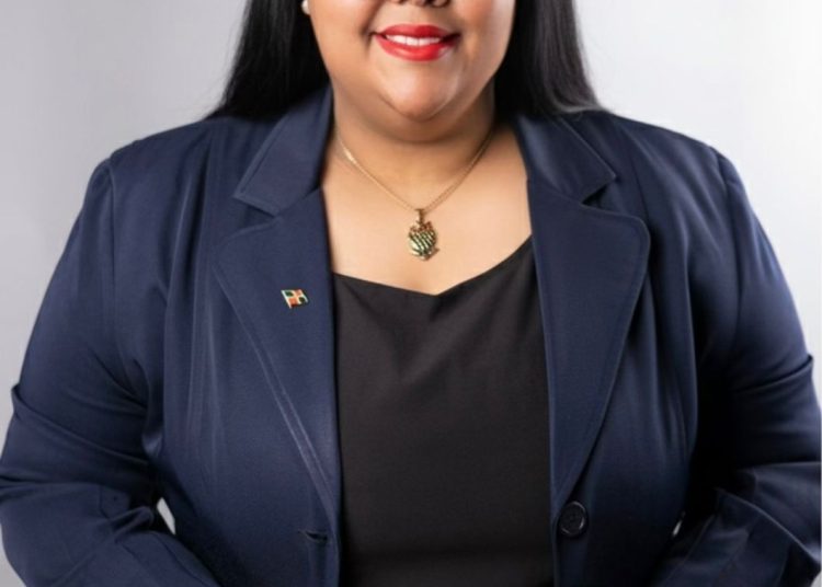 Ninoska Batista lanza candidatura a la Secretaría de Comunicaciones de la JRM en Santo Domingo Este