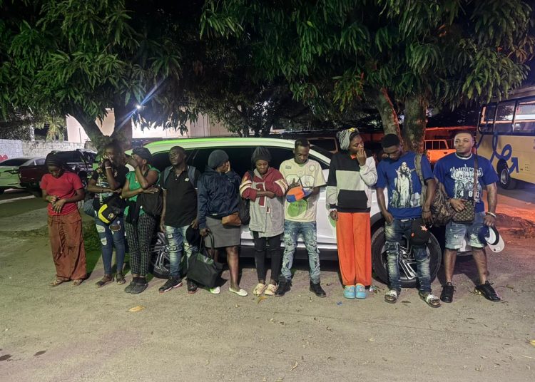 Ejército intercepta jeepeta con 11 haitianos en estatus migratorio irregular en Santiago Rodríguez