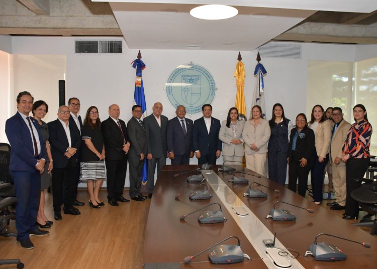 ONAPI y PUCMM sede Santiago firman convenio interinstitucional para la implementación de un CATI-Periférico